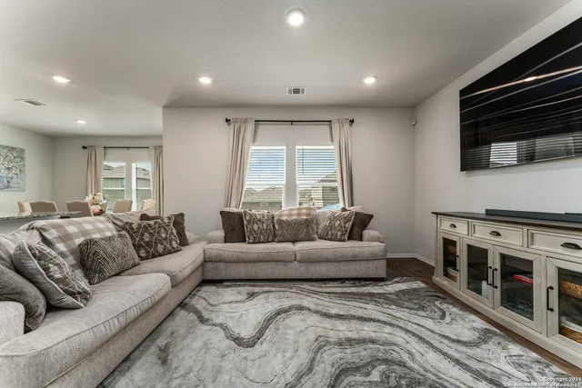 $1,950 | 3127 Keuka Park Drive, San Antonio, TX 78245