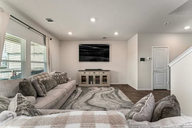 $1,950 | 3127 Keuka Park Drive, San Antonio, TX 78245