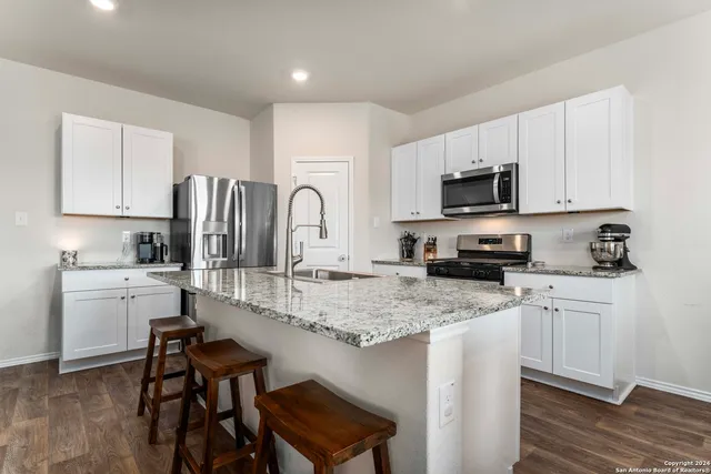 $1,950 | 3127 Keuka Park Drive, San Antonio, TX 78245