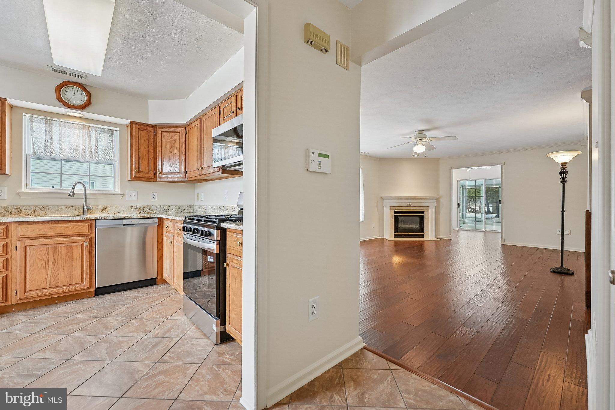 7 Drake Court Mount Laurel, NJ 08054 - Photo 12 of 33 Spacious home with modern kitchen and living area.
