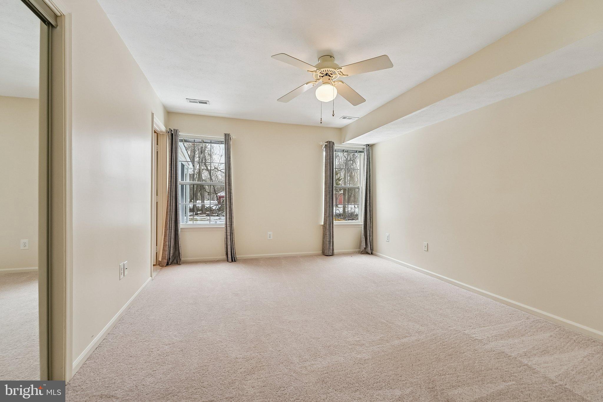 7 Drake Court Mount Laurel, NJ 08054 - Photo 20 of 33 Spacious room with natural light and charm.