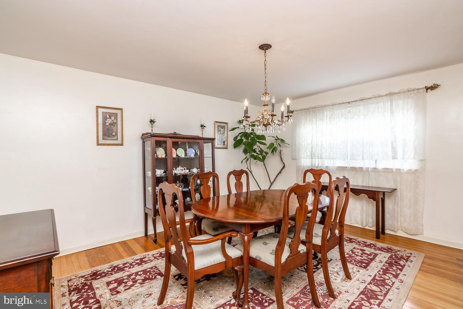 678 Gerard Road Broomall, PA 19008 - Photo 4 of 16
