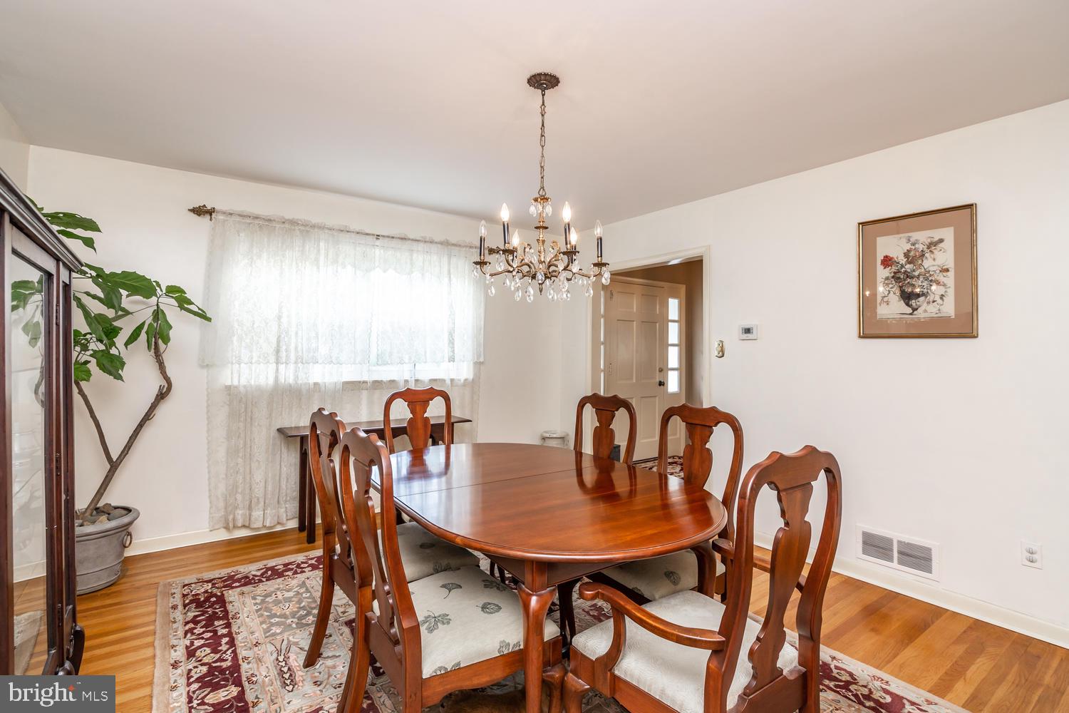 678 Gerard Road Broomall, PA 19008 - Photo 5 of 16