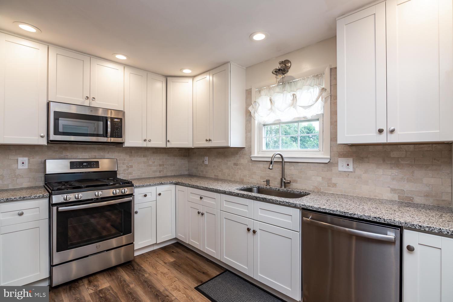 678 Gerard Road Broomall, PA 19008 - Photo 7 of 16