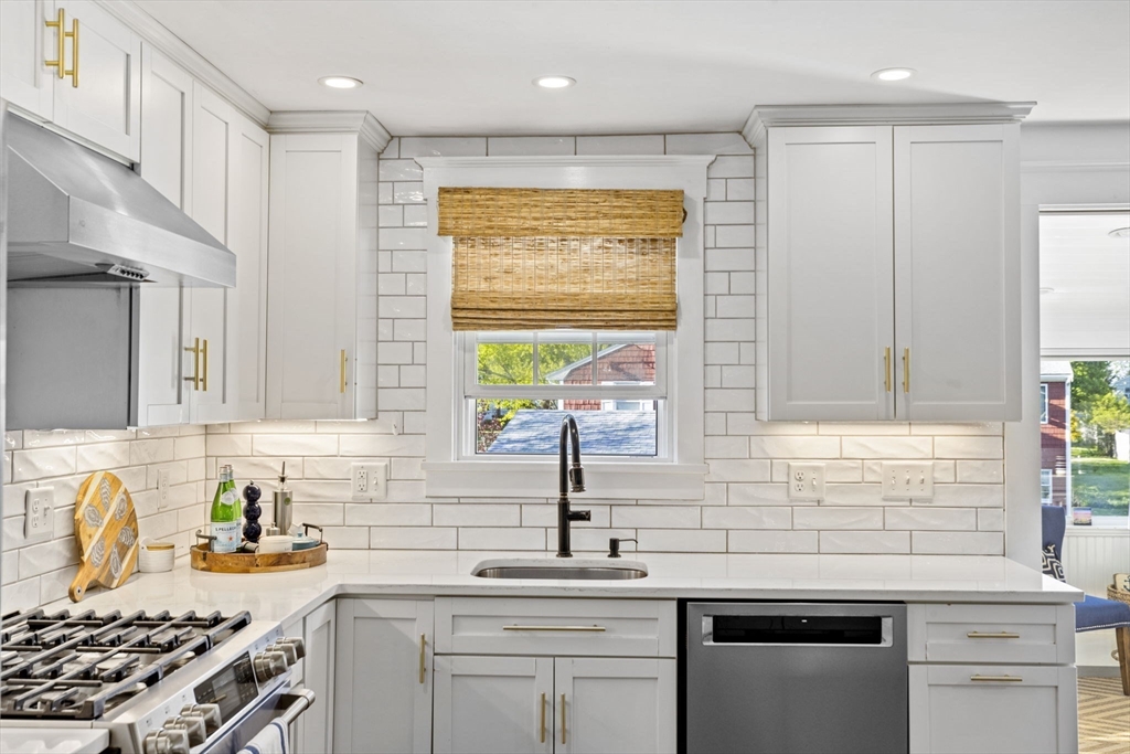 88 Beaver Dam Road Scituate, MA 02066 - Photo 2 of 41 Gallery Image 2