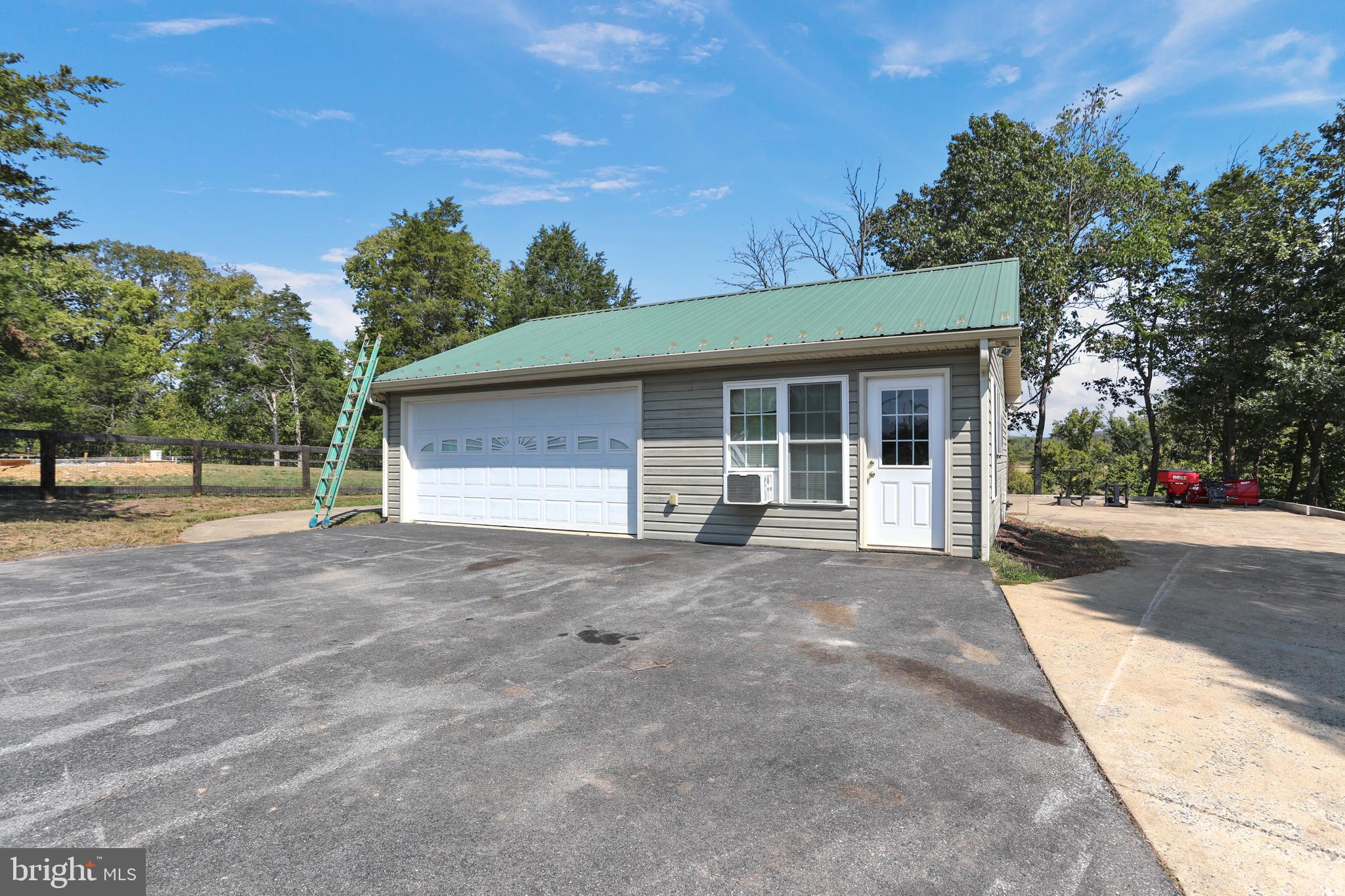 303 Bluff Road Strasburg, VA 22657 - Photo 38 of 65 Detached heated and AC garage with man cave