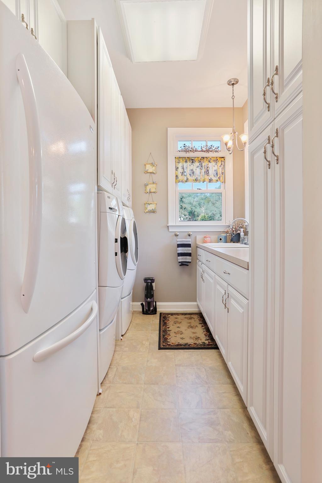 303 Bluff Road Strasburg, VA 22657 - Photo 53 of 65 Main level laundry