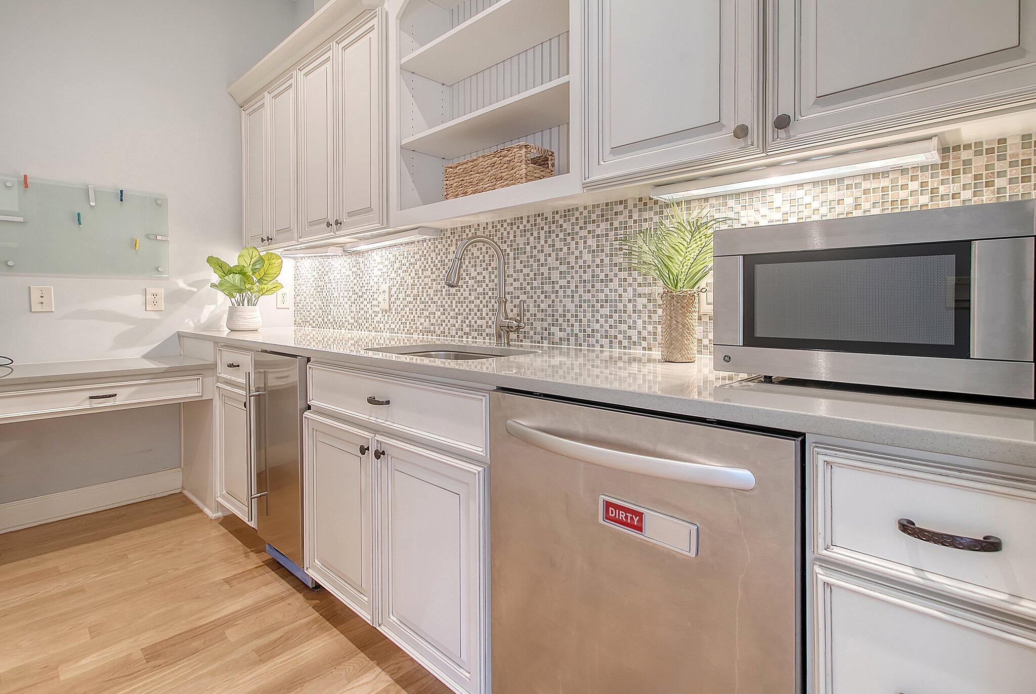 2733 Fountainhead Way Mount Pleasant, SC 29466 - Photo 24 of 98 2733 Fountainhead butler pantry