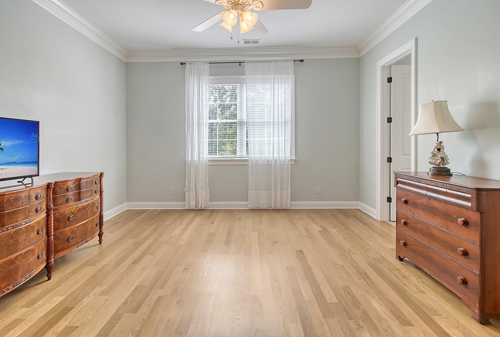 2733 Fountainhead Way Mount Pleasant, SC 29466 - Photo 28 of 98 2733 Fountainhead guest bd down