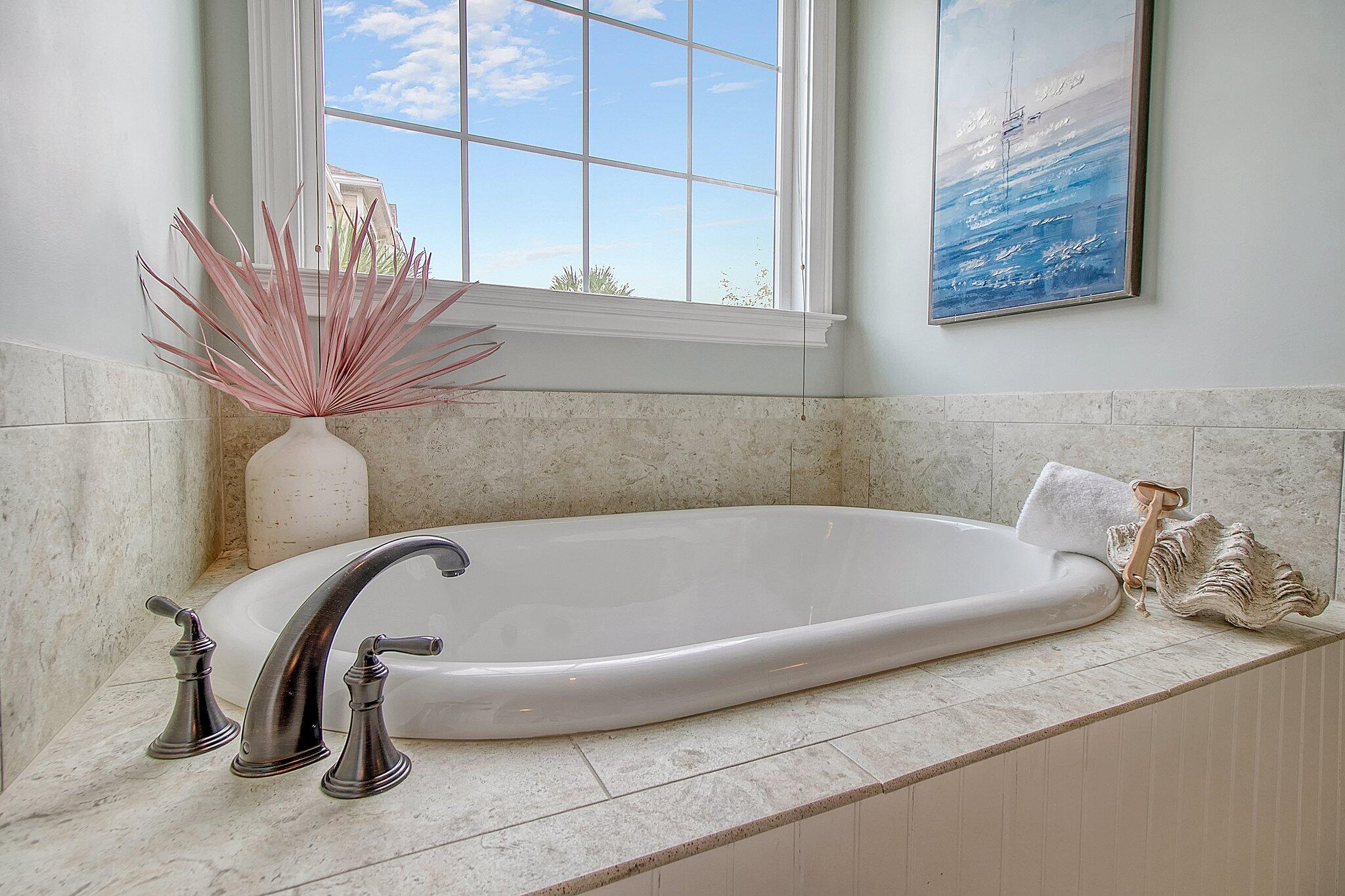 2733 Fountainhead Way Mount Pleasant, SC 29466 - Photo 36 of 98 2733 Fountainhead master tub