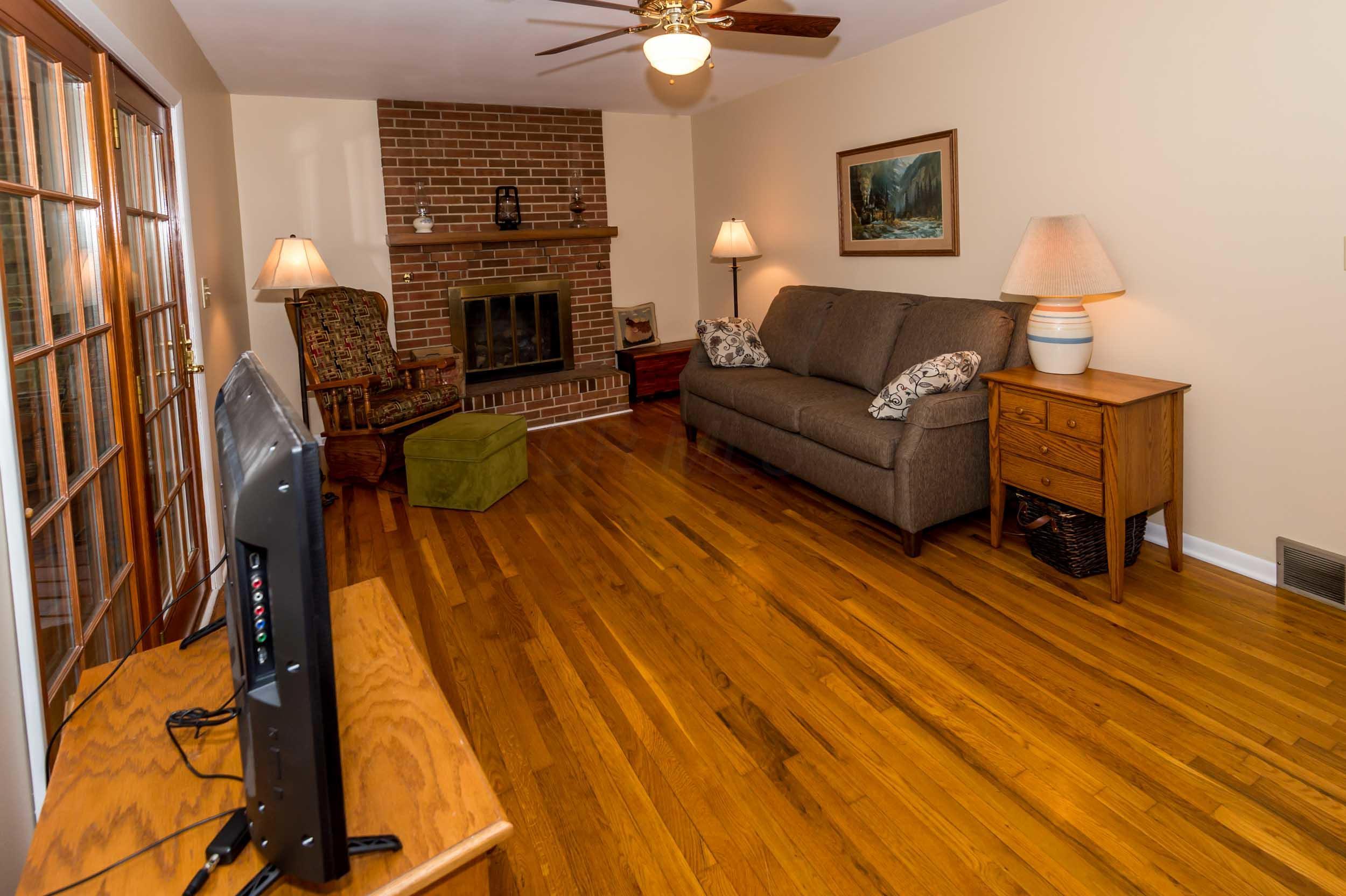 1350 Reymond Road Columbus, OH 43220 - Photo 11 of 39 Gallery Image 11