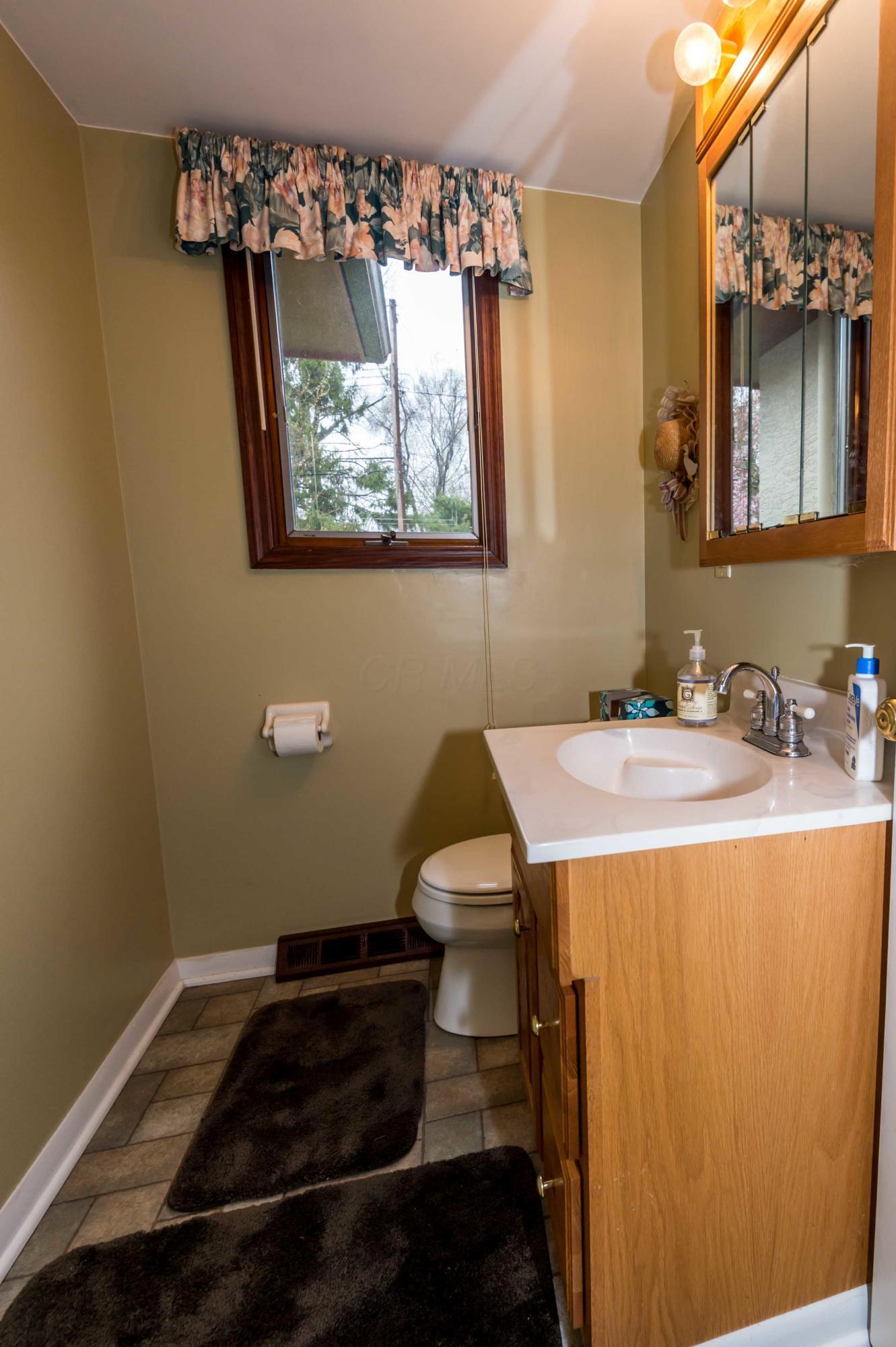 1350 Reymond Road Columbus, OH 43220 - Photo 13 of 39 Gallery Image 13