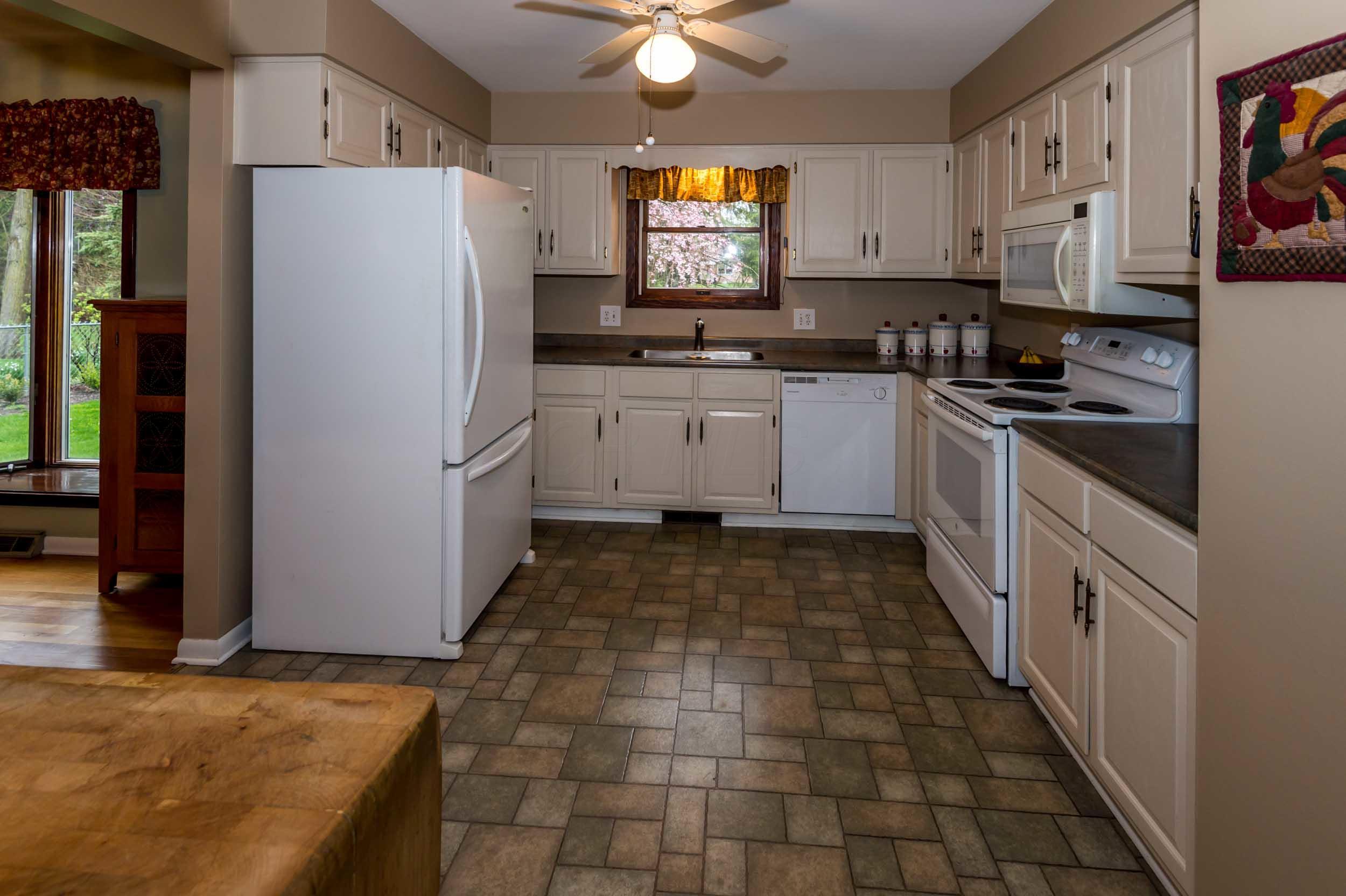 1350 Reymond Road Columbus, OH 43220 - Photo 15 of 39 Gallery Image 15