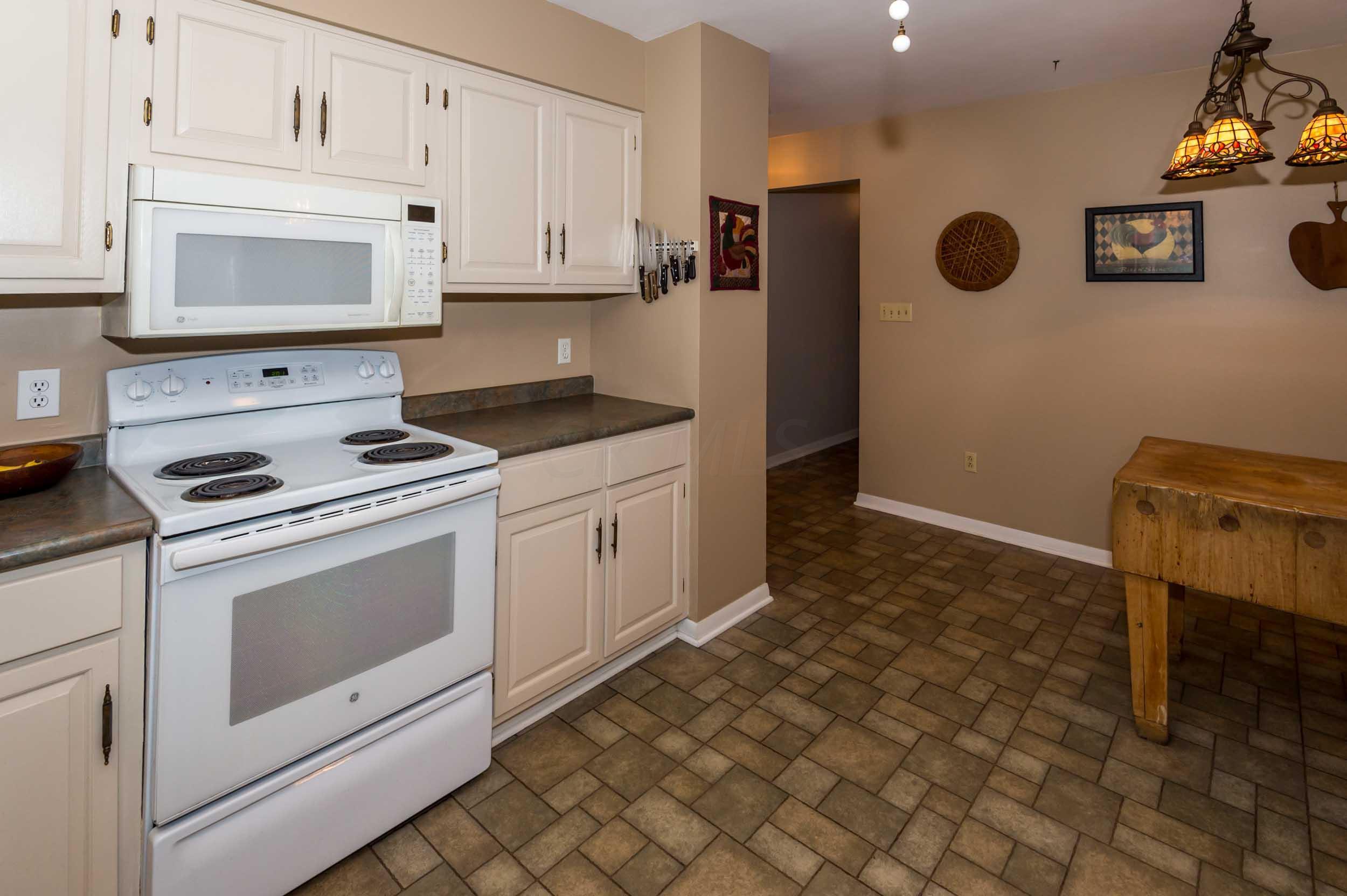 1350 Reymond Road Columbus, OH 43220 - Photo 18 of 39 Gallery Image 18