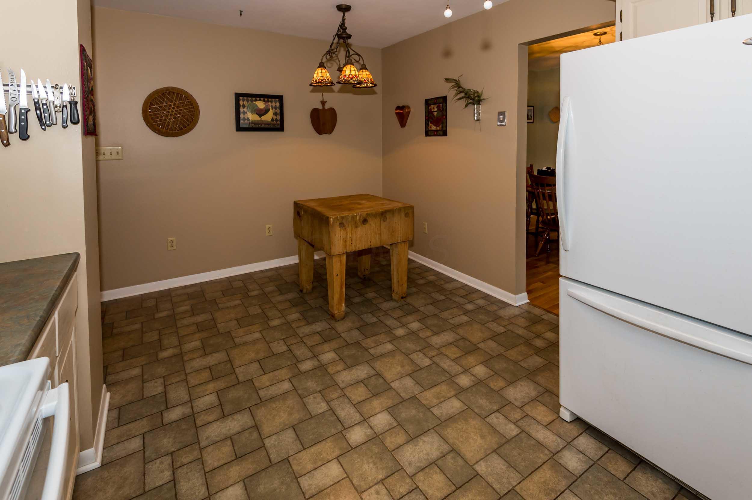 1350 Reymond Road Columbus, OH 43220 - Photo 19 of 39 Gallery Image 19