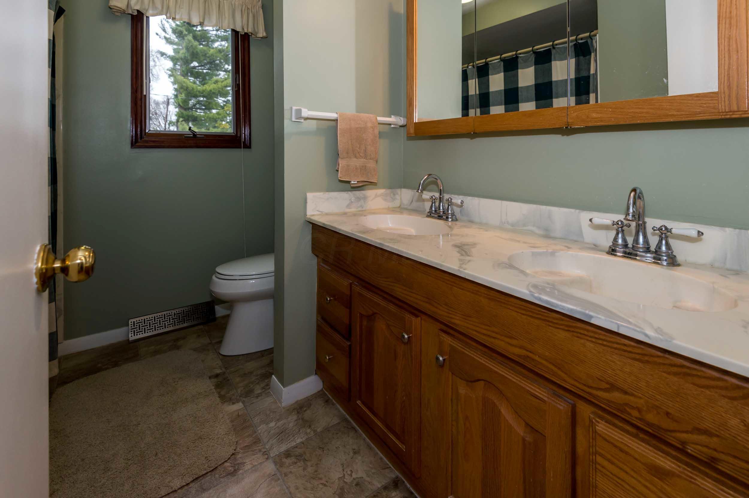 1350 Reymond Road Columbus, OH 43220 - Photo 27 of 39 Gallery Image 27