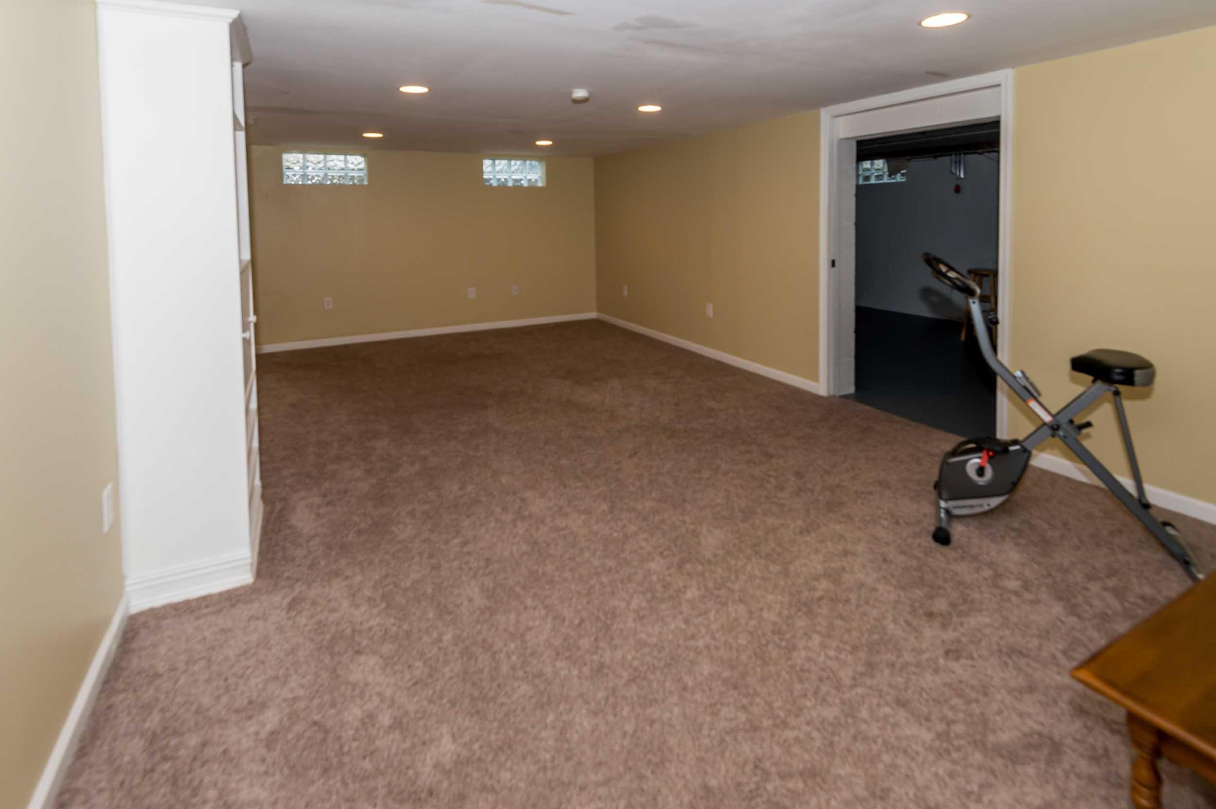1350 Reymond Road Columbus, OH 43220 - Photo 31 of 39 Gallery Image 31