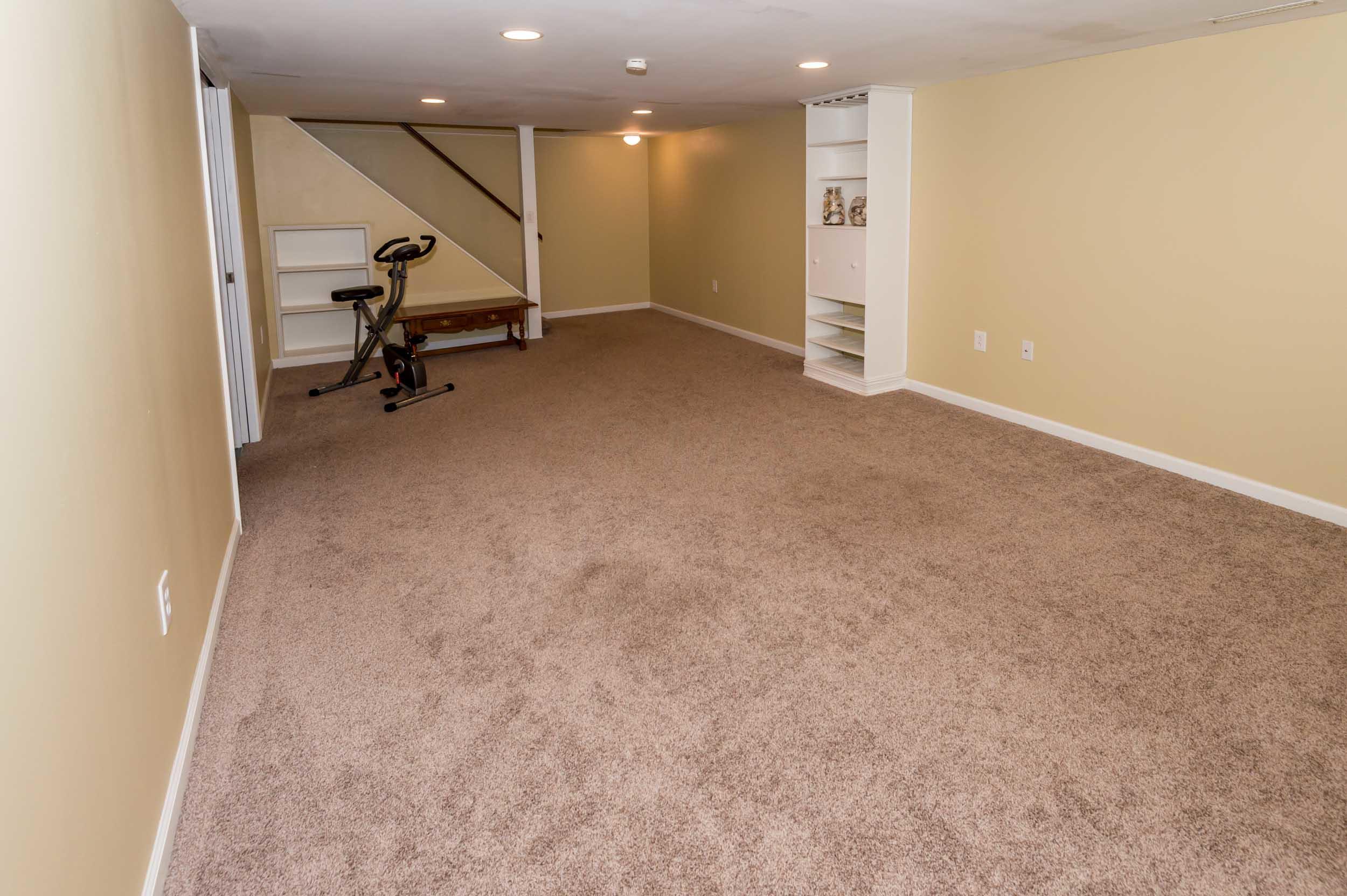 1350 Reymond Road Columbus, OH 43220 - Photo 32 of 39 Gallery Image 32