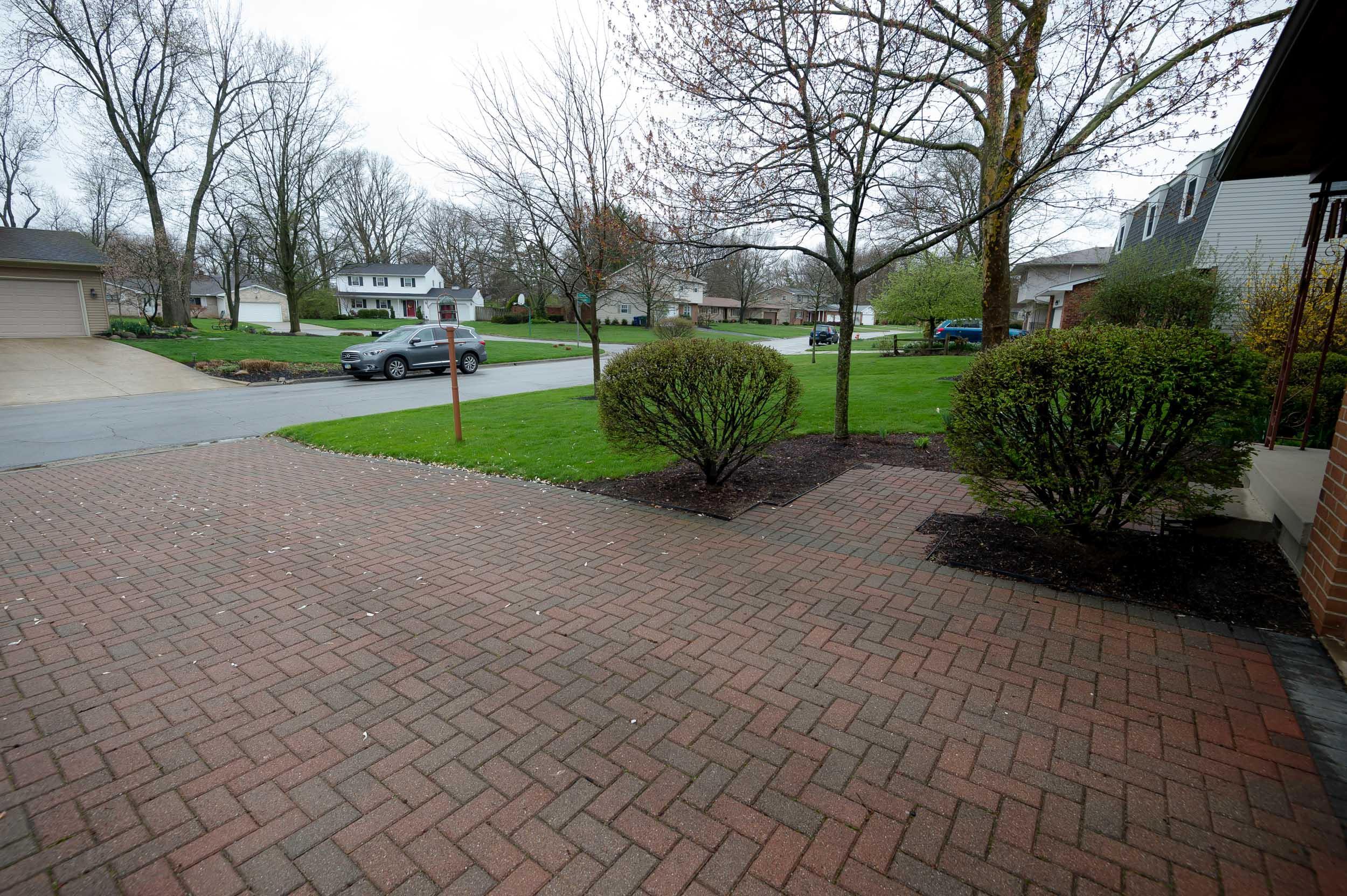 1350 Reymond Road Columbus, OH 43220 - Photo 34 of 39 Gallery Image 34