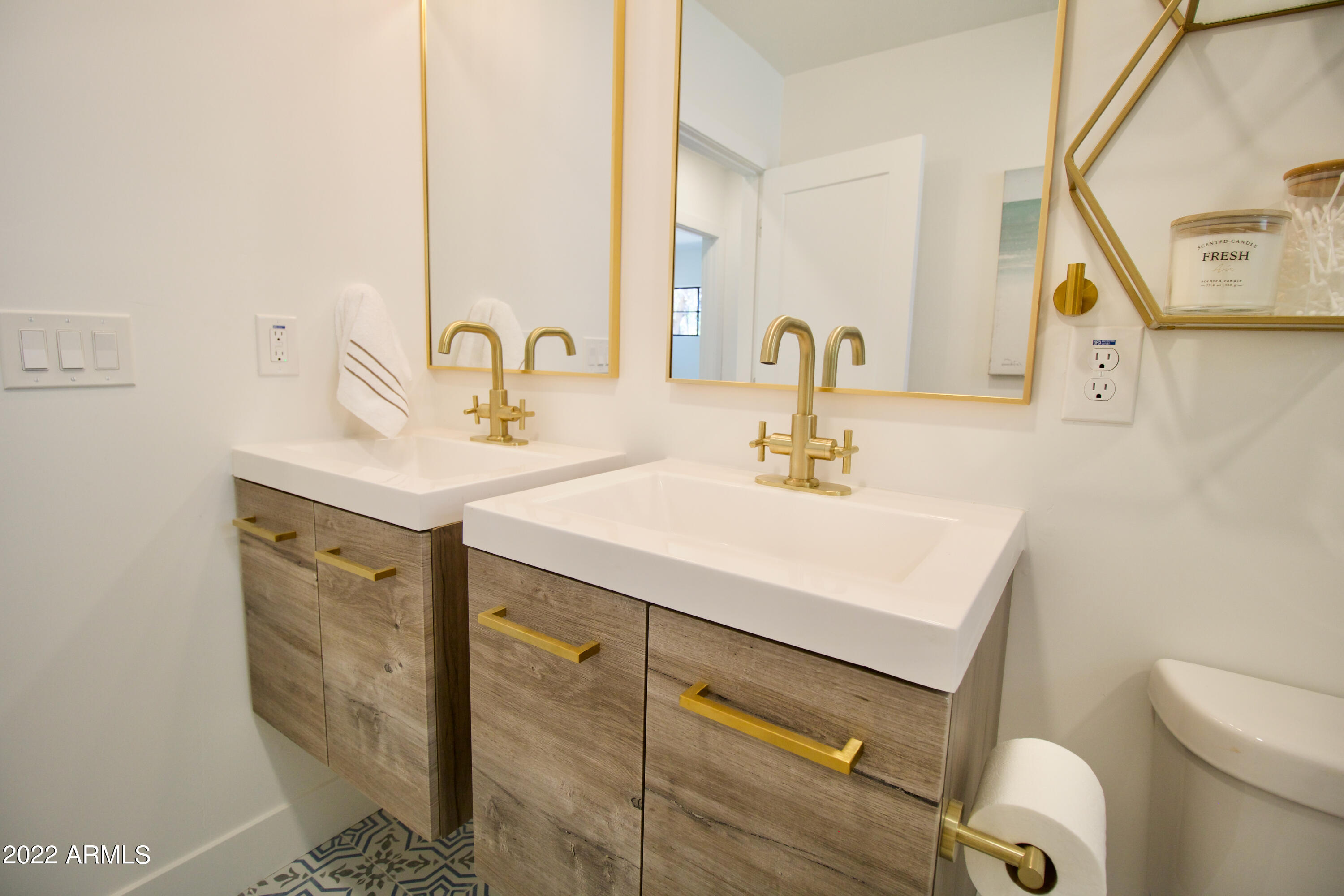 716 West 11th Street Tempe, AZ 85281 - Photo 12 of 41 IMG_5863