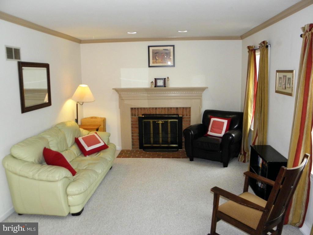 1904 North Eden Road Lancaster, PA 17601 - Photo 2 of 12