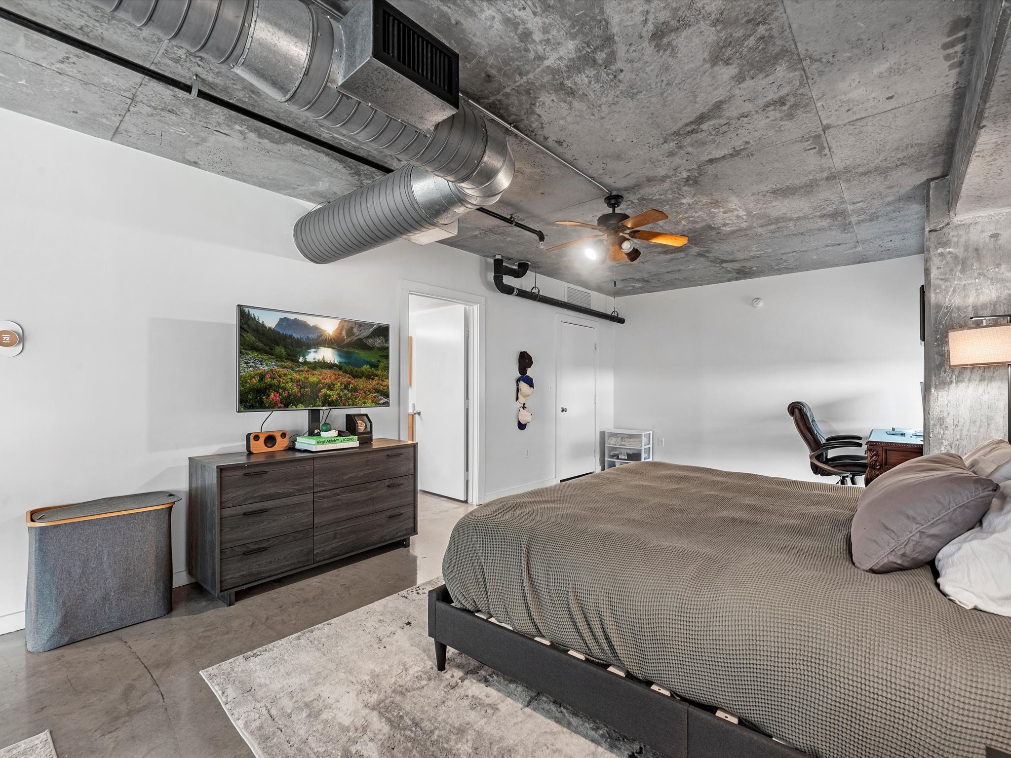 2000 Bagby Street, Unit 5423 Houston, TX 77002 - Photo 16 of 32