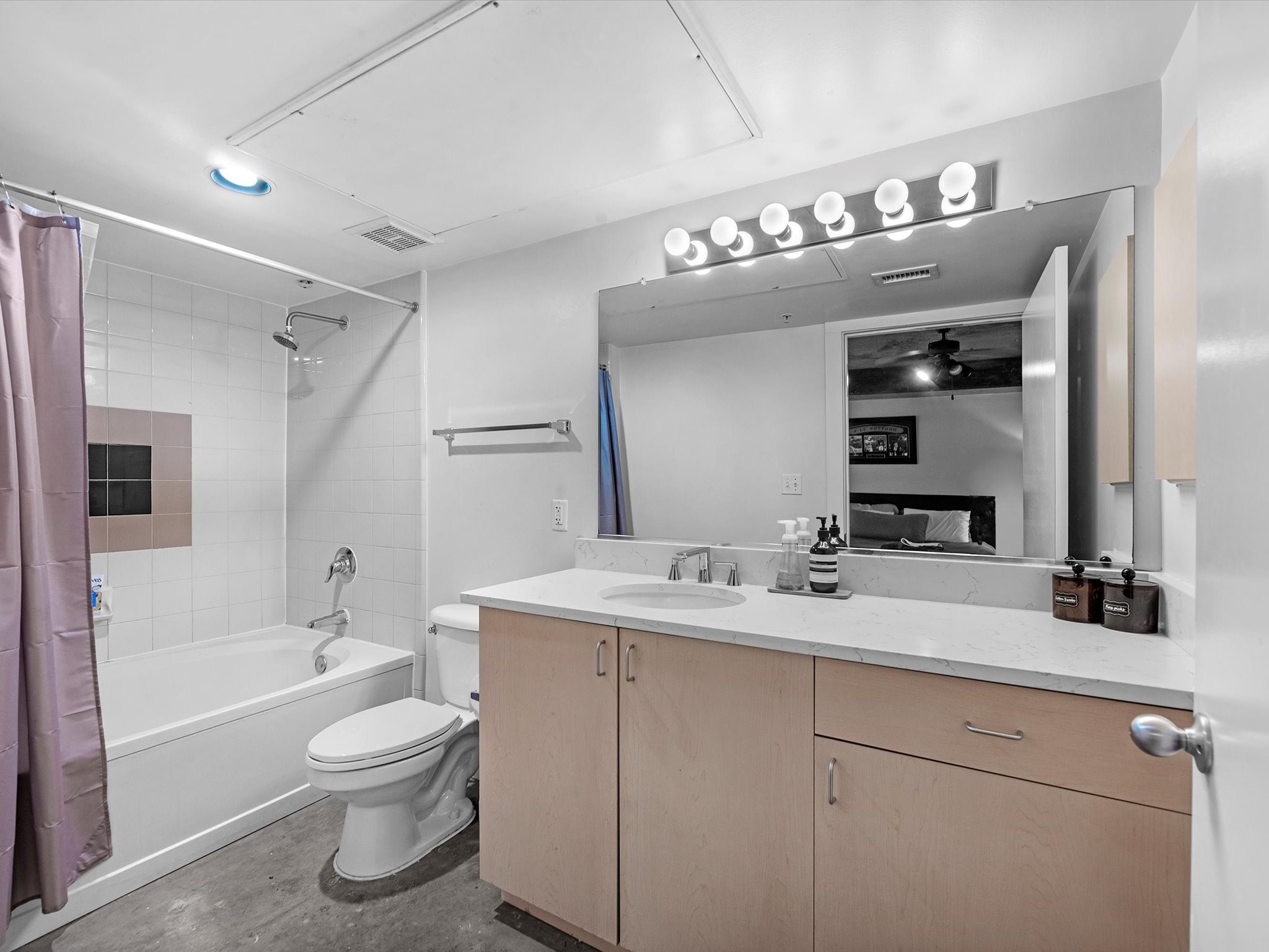 2000 Bagby Street, Unit 5423 Houston, TX 77002 - Photo 18 of 32