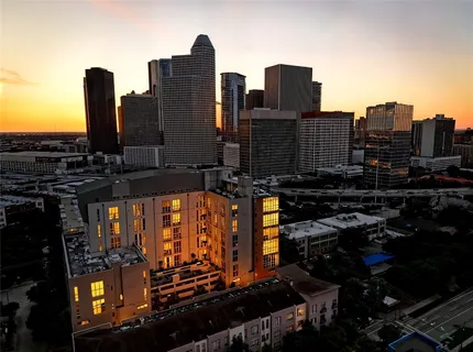 $300,000 | 2000 Bagby Street, Unit 5423, Houston, TX 77002