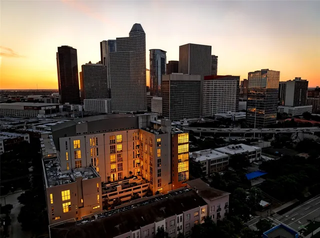 $310,000 | 2000 Bagby Street, Unit 5423, Houston, TX 77002