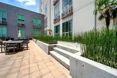 $300,000 | 2000 Bagby Street, Unit 5423, Houston, TX 77002