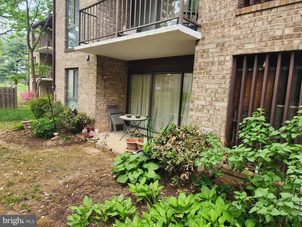 $2,300 | 2010 Colts Neck Road, Unit 2B, Reston, VA 20191
