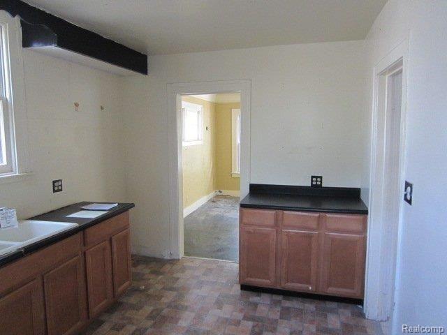 6015 Audubon Road Detroit, MI 48224 - Photo 27 of 36 261-844192-Kitchen (4).JPG