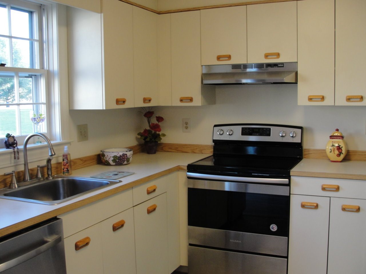 252 Winding Pond Road Londonderry, NH 03053 - Photo 11 of 36