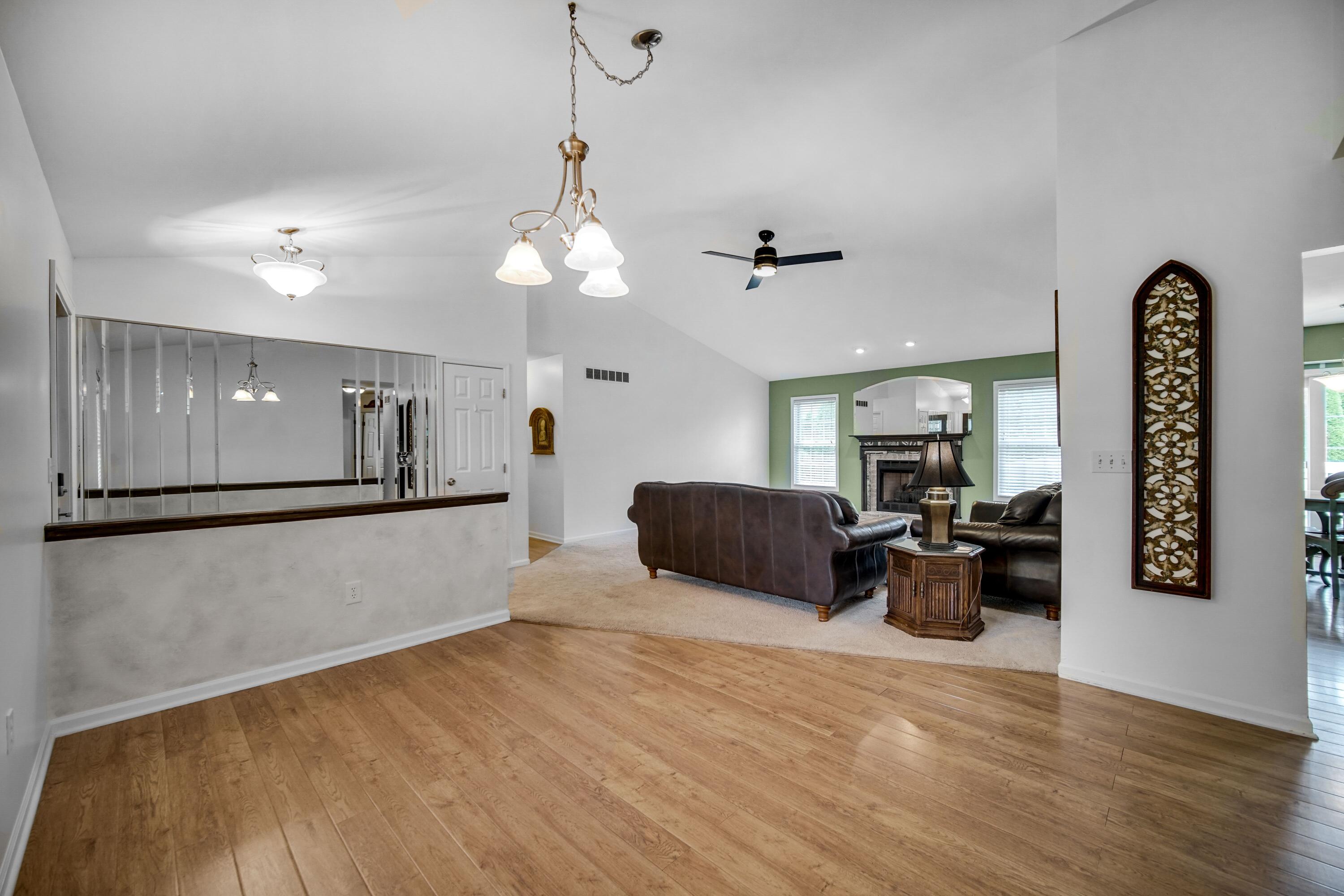 950 Port Circle Hobart, IN 46342 - Photo 4 of 23 3000x2000