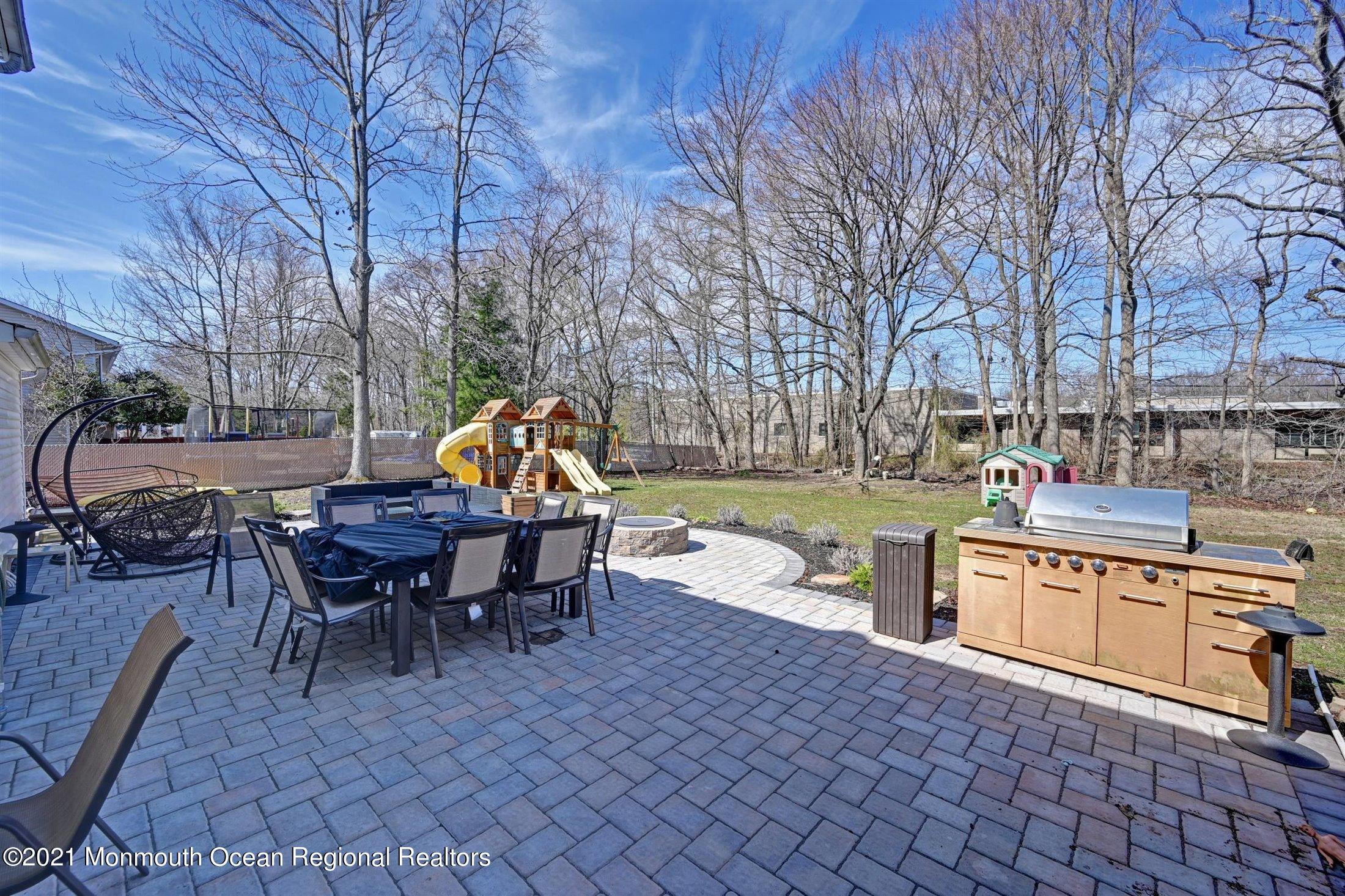 115 Old Queens Boulevard Manalapan, NJ 07726 - Photo 24 of 28 25-Patio