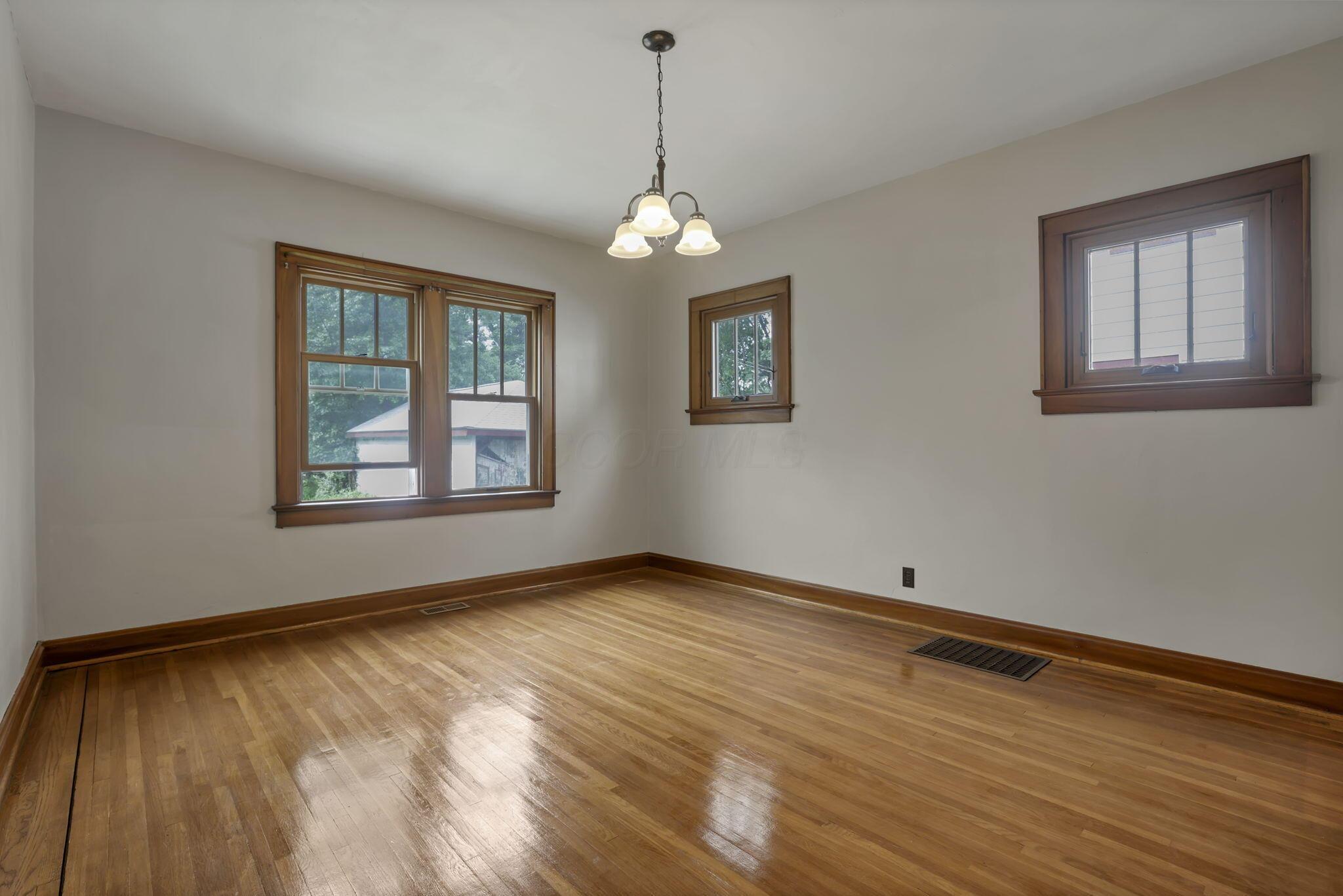 79 Westwood Road Columbus, OH 43214 - Photo 15 of 38 12-web-or-mls-4E7A8160