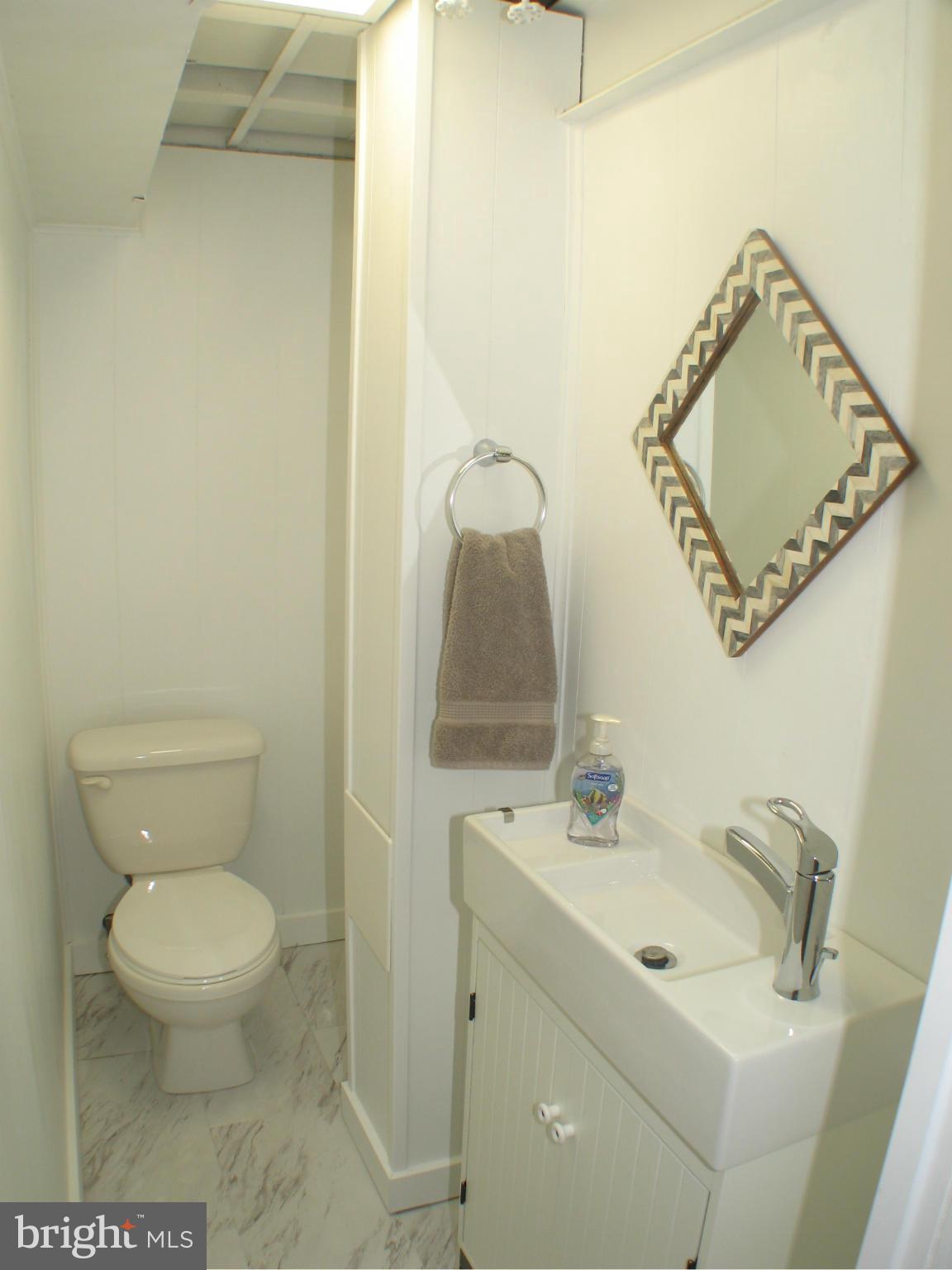 8301 Edgedale Road Baltimore, MD 21234 - Photo 8 of 14 Bath