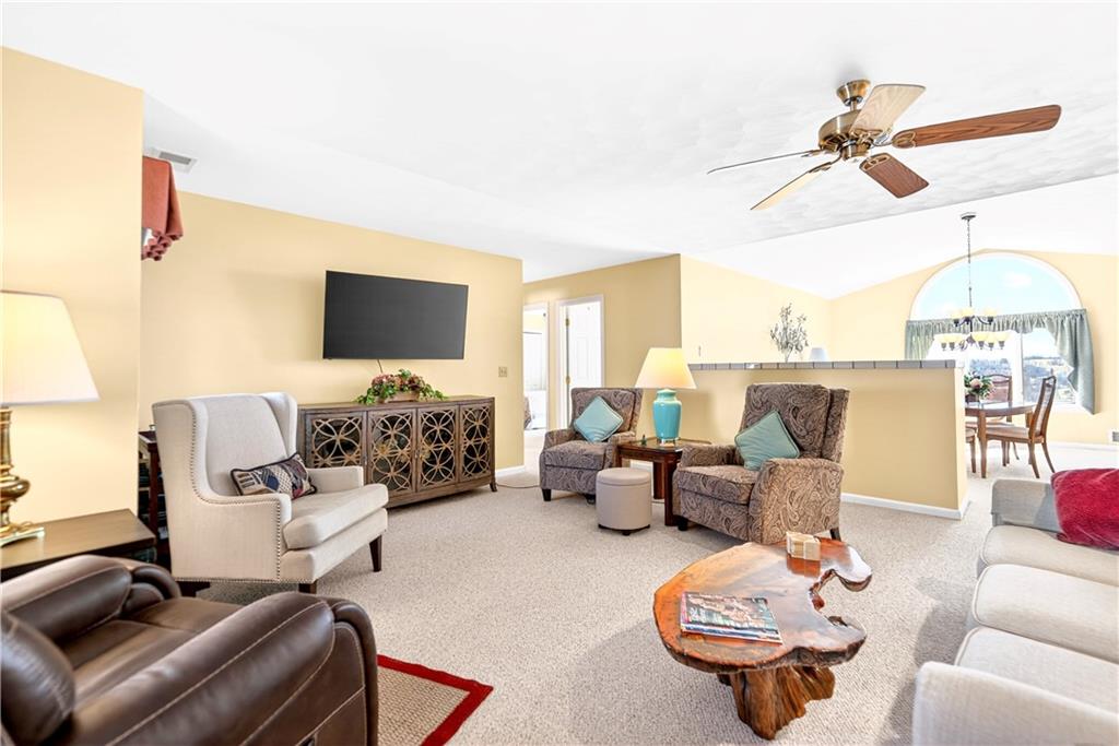 6261 Overlook Lane Rostraver Township, PA 15012 - Photo 17 of 44