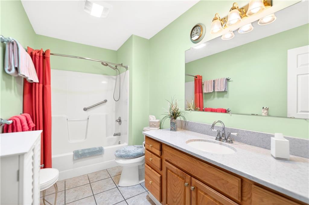 6261 Overlook Lane Rostraver Township, PA 15012 - Photo 35 of 44 Guest Bathroom