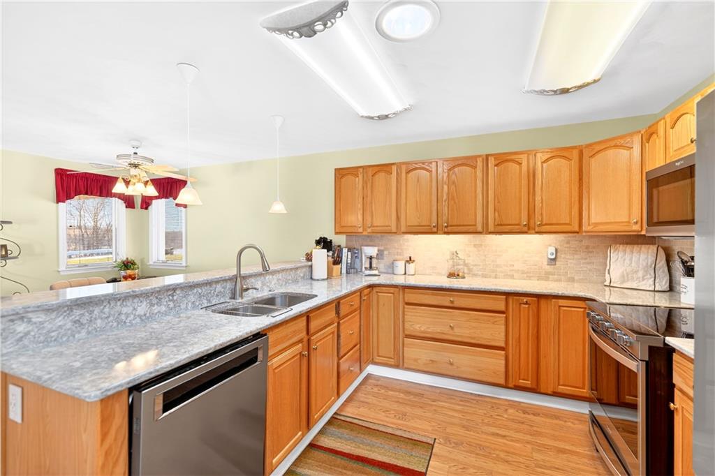 6261 Overlook Lane Rostraver Township, PA 15012 - Photo 4 of 44