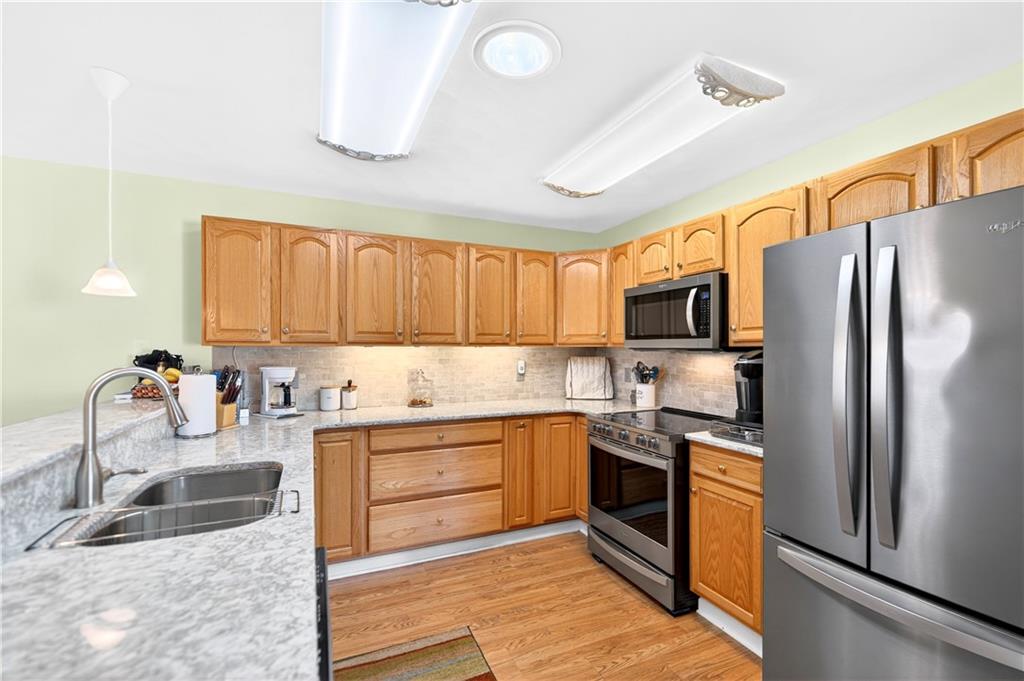 6261 Overlook Lane Rostraver Township, PA 15012 - Photo 5 of 44