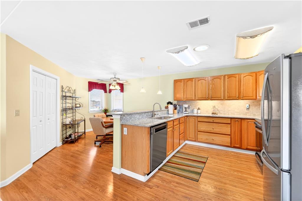 6261 Overlook Lane Rostraver Township, PA 15012 - Photo 8 of 44