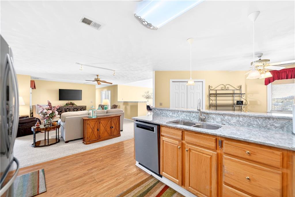 6261 Overlook Lane Rostraver Township, PA 15012 - Photo 10 of 44