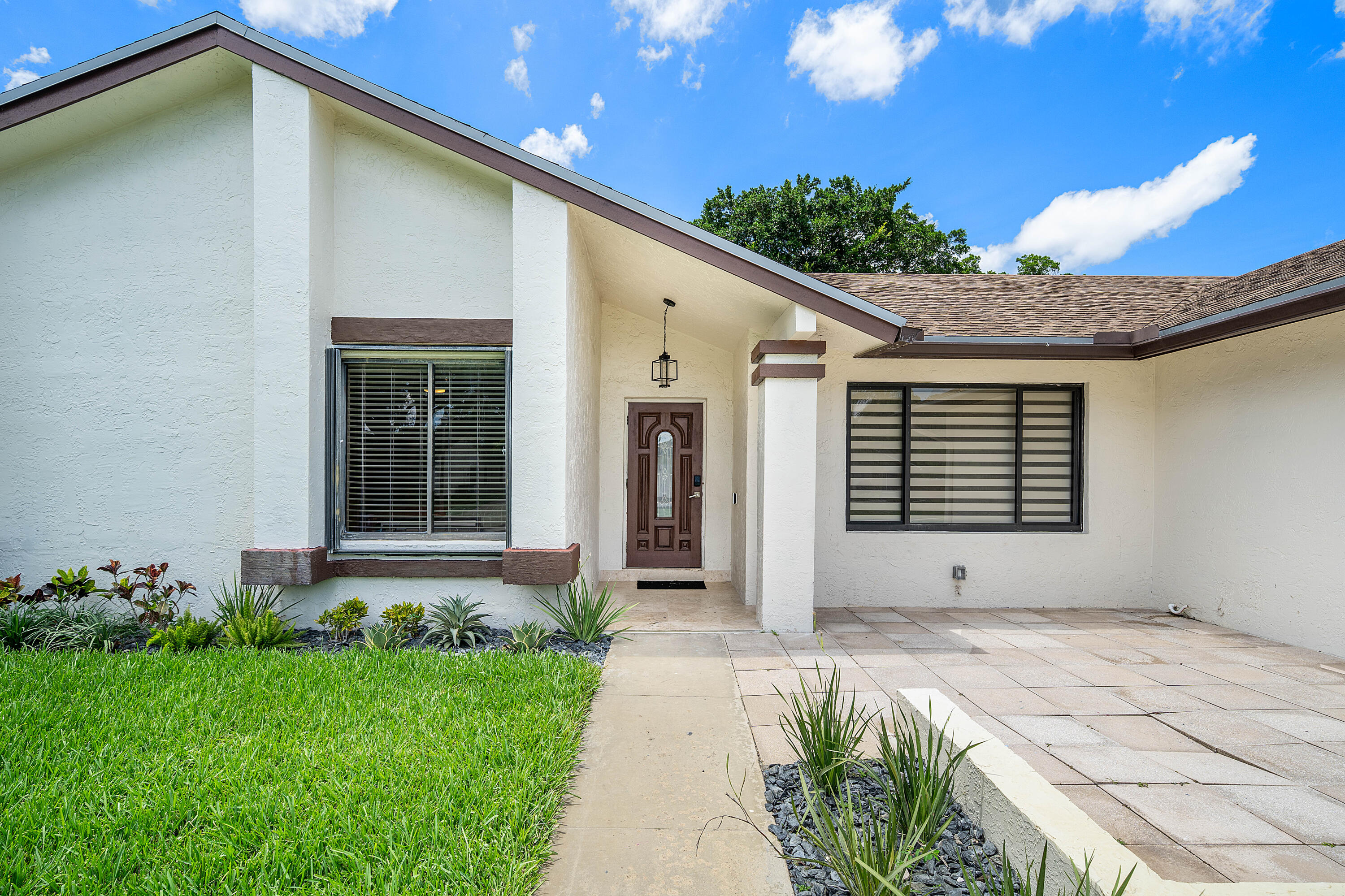 18235 104th Terrace South Boca Raton, FL 33498 - Photo 4 of 50 004-18235104thTerraceSouth-BocaRaton-FL-