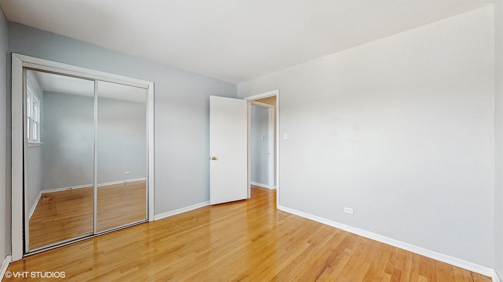 7700 Maple Street Morton Grove, IL 60053 - Photo 26 of 43 a view of an empty room