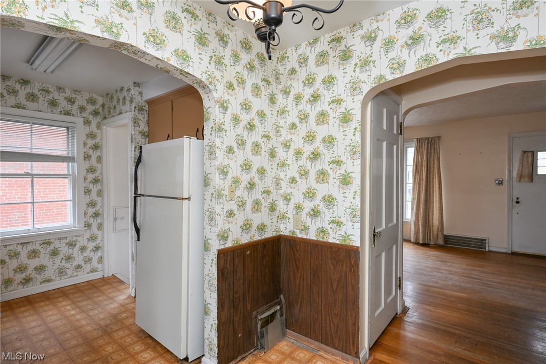 1231 Sunset Road Cleveland, OH 44124 - Photo 10 of 21