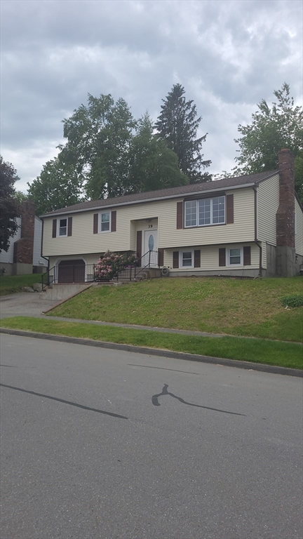 39 Westport Road Worcester, MA 01605 - Photo 1 of 40