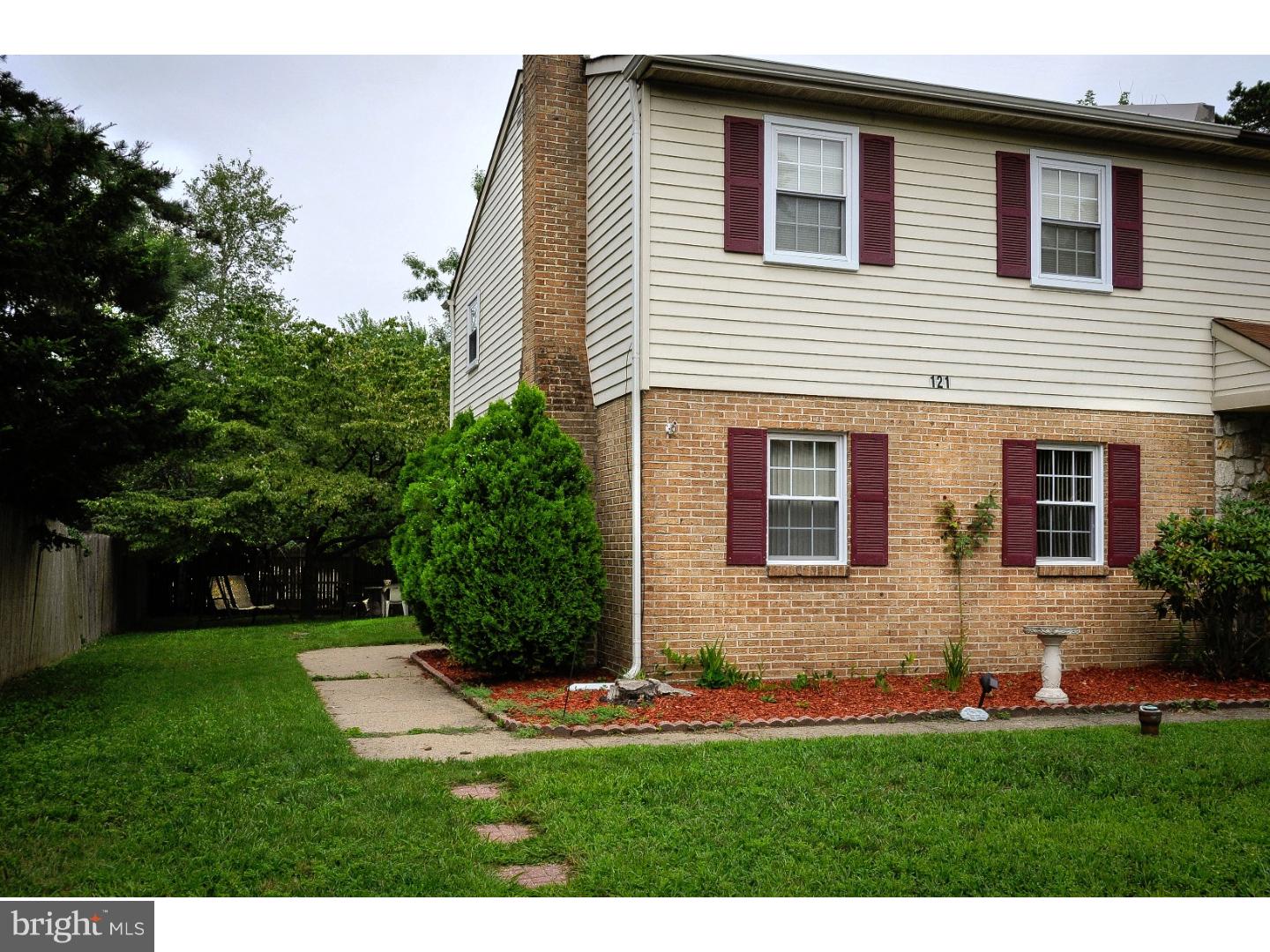 121 Colonial Square Drive Lindenwold, NJ 08021 - Photo 2 of 19 Exterior Front