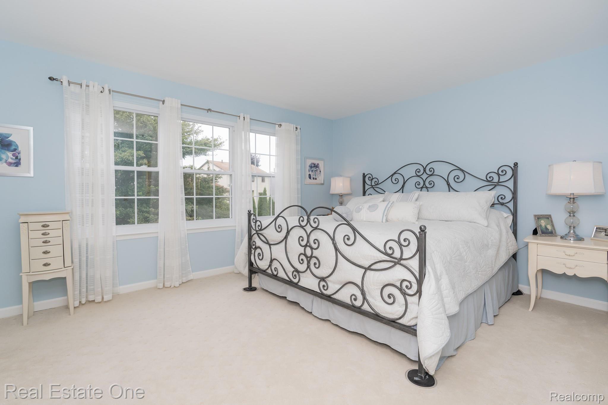 190 Parsons Lane Rochester, MI 48307 - Photo 17 of 22 Parsons MLS-W029.jpg