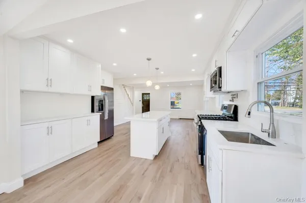 $849,990 | 624 Townline Road, Hauppauge, NY 11788